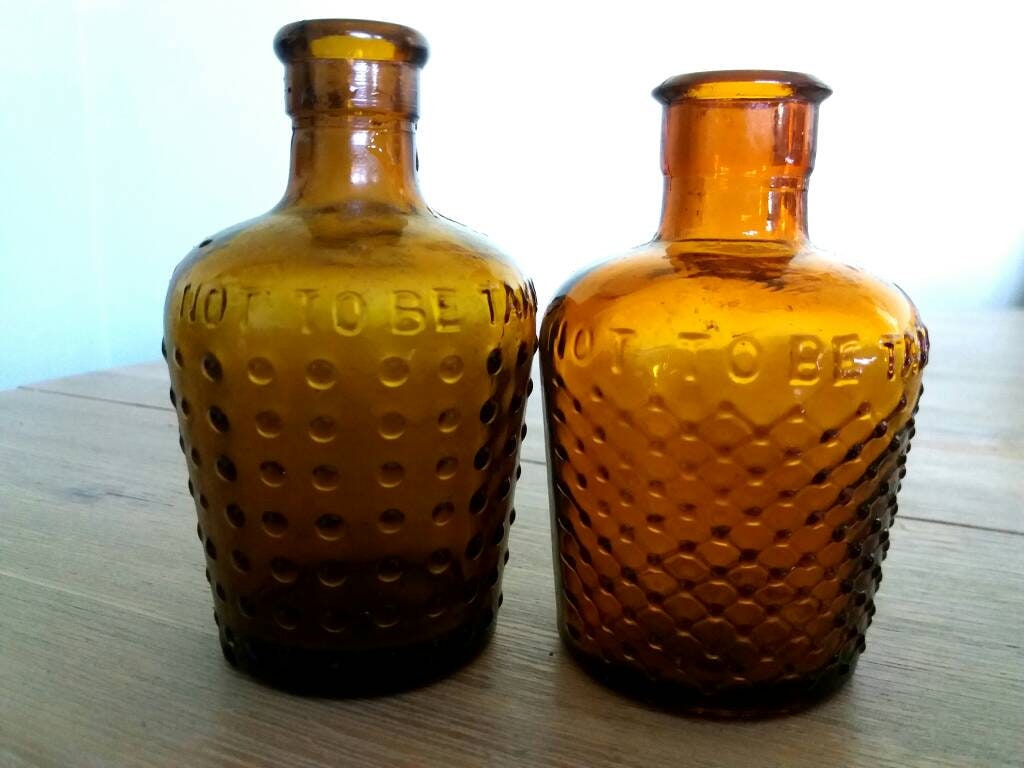 Lilly poison bottle ポイズンボトル　アンティークボトル Lilly poison bottle ポイズンボトル アンティークボトル