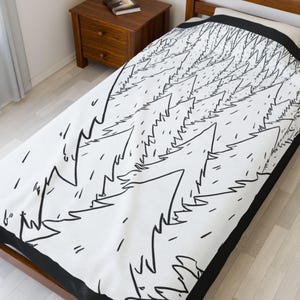 Winter Pine Plush Blanket Monochrome Tree Jumble Decor Warm Snuggle Blanket Gift For Christmas Home Decoration Plush Blanket 2 Sizes