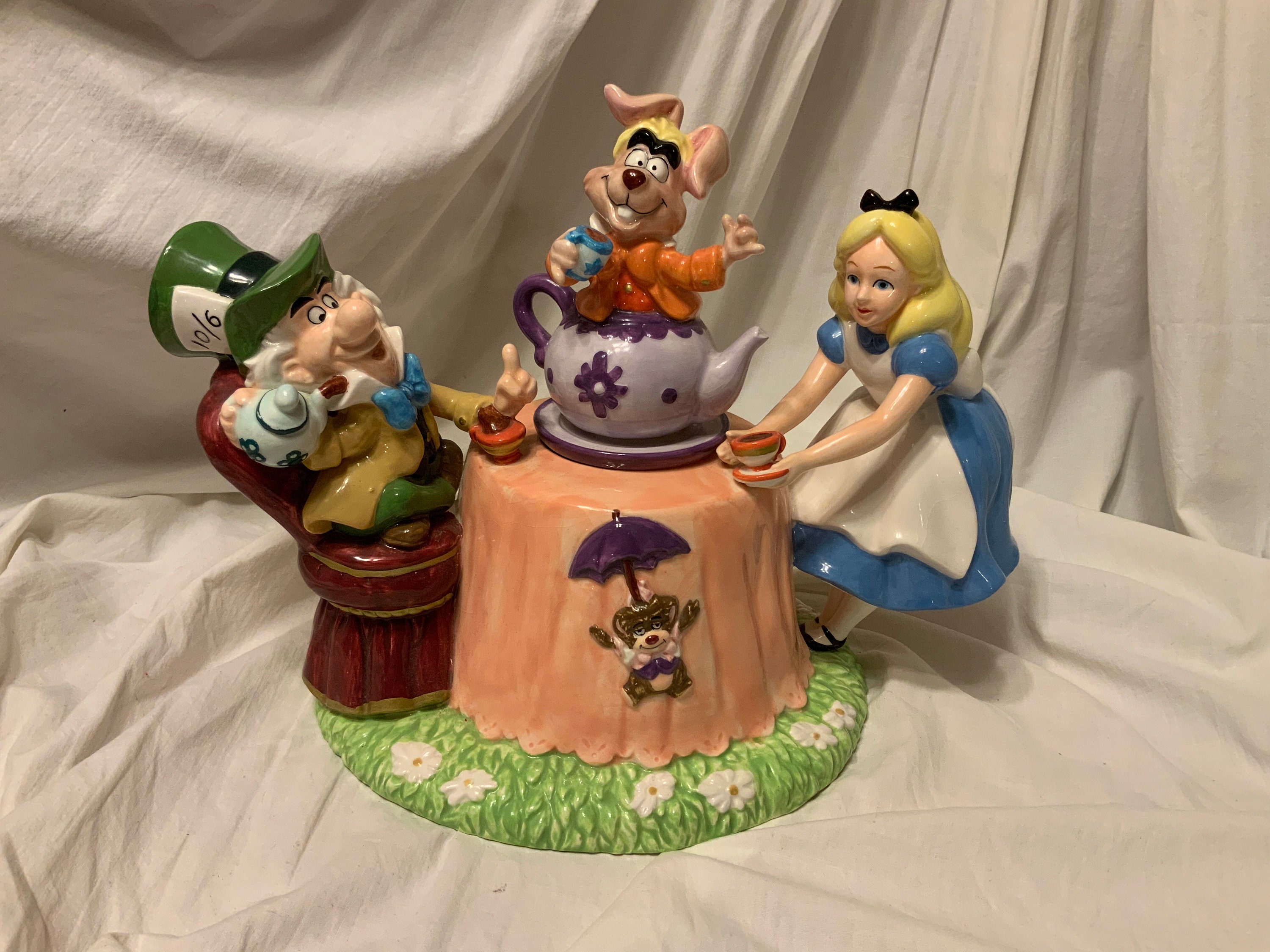 Disney Disney Characters World Collectible figures story.01 Alice in  Wonderland on all five sets