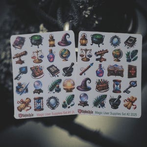 Conjunto de adesivos Magic User Supplies com duas folhas. Adesivos de RPG para jogadores de D&D. Perfeitos para agendas/diários ou jogos de tabuleiro.