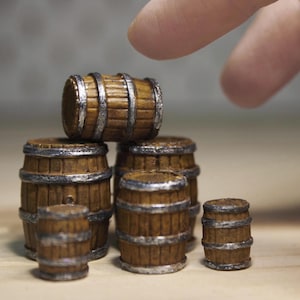 Miniature D&D Barrels – Painted Set | 6pcs | 1:48 Scale Terrain for TTRPG, Tabletop, and Dioramas