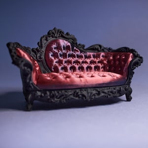 Divano barocco gotico stampato in scala 1/12 1/24 - Miniatura trapuntata in velluto nero e rosso, mobili per casa delle bambole in stile rococò scuro