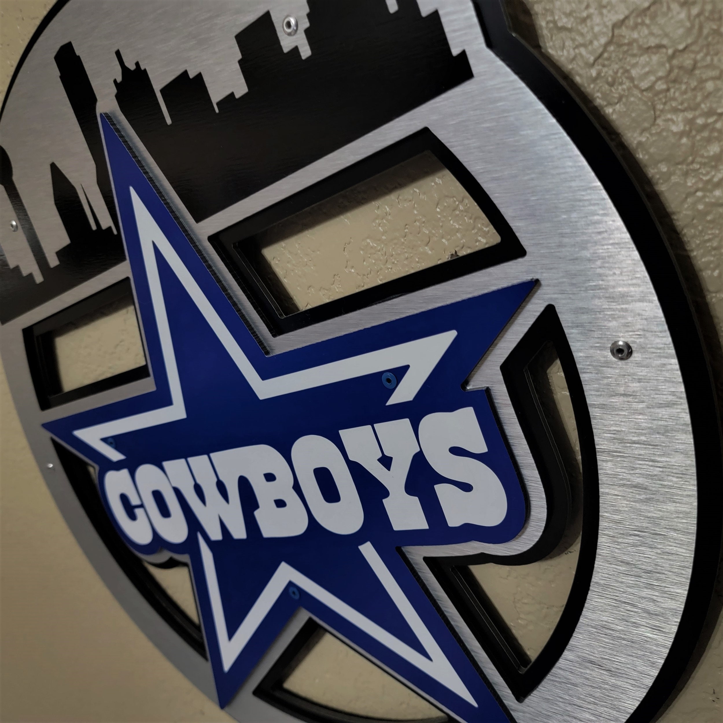 Dallas Cowboys wall décor, round w/Skyline v1