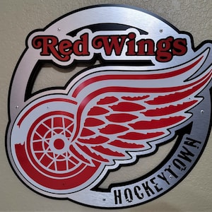 Detroit Red Wings themed wall décor.