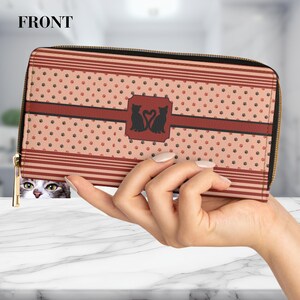 Cartera beige con cremallera para mujeres amantes de los gatos. Clásica con un toque de diversión felina. Gran idea de regalo para hermana, hija, abuela, amiga.