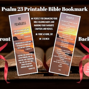 Könnte beinhalten: Druckbarer Bibellesen mit Psalm 23 Text. Die Vorderseite zeigt eine Sonnenuntergangsszene mit den Worten "Sei furchtlos" und Bibelversen. Die Rückseite zeigt eine Strandszene mit dem vollständigen Psalm 23 Text. Das Lesezeichen ist 5,1 cm x 15,2 cm groß.