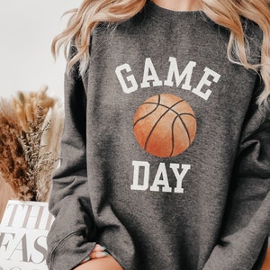Gameday Sweatshirt for Basketball Season Viewing Party, Simple Preppy College Style Basket Ball Watching Shirt Women for Girlfriend