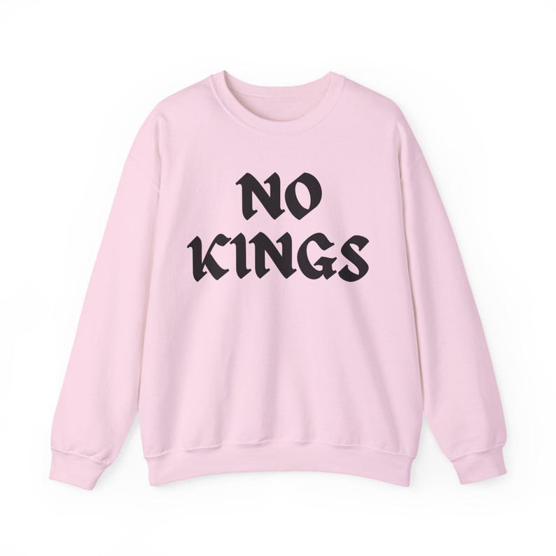 Sudadera No Kings: Suéter FDT No Kings In America Light Pink