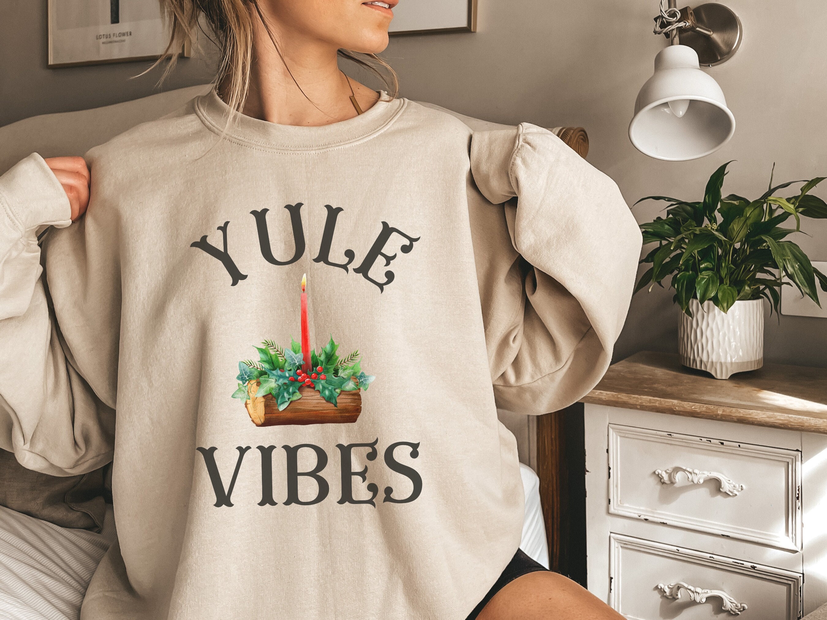 【YOURNUS】Glitter Washing Over Sweatshirt Yule Sweatshirt for Winter Solstice, Yule Vibes Candle Log