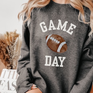 Gameday Sweatshirt for Football Season Tailgate Party, Simple Preppy College Style Fantasy Football Watching Shirt Women for Girlfriend