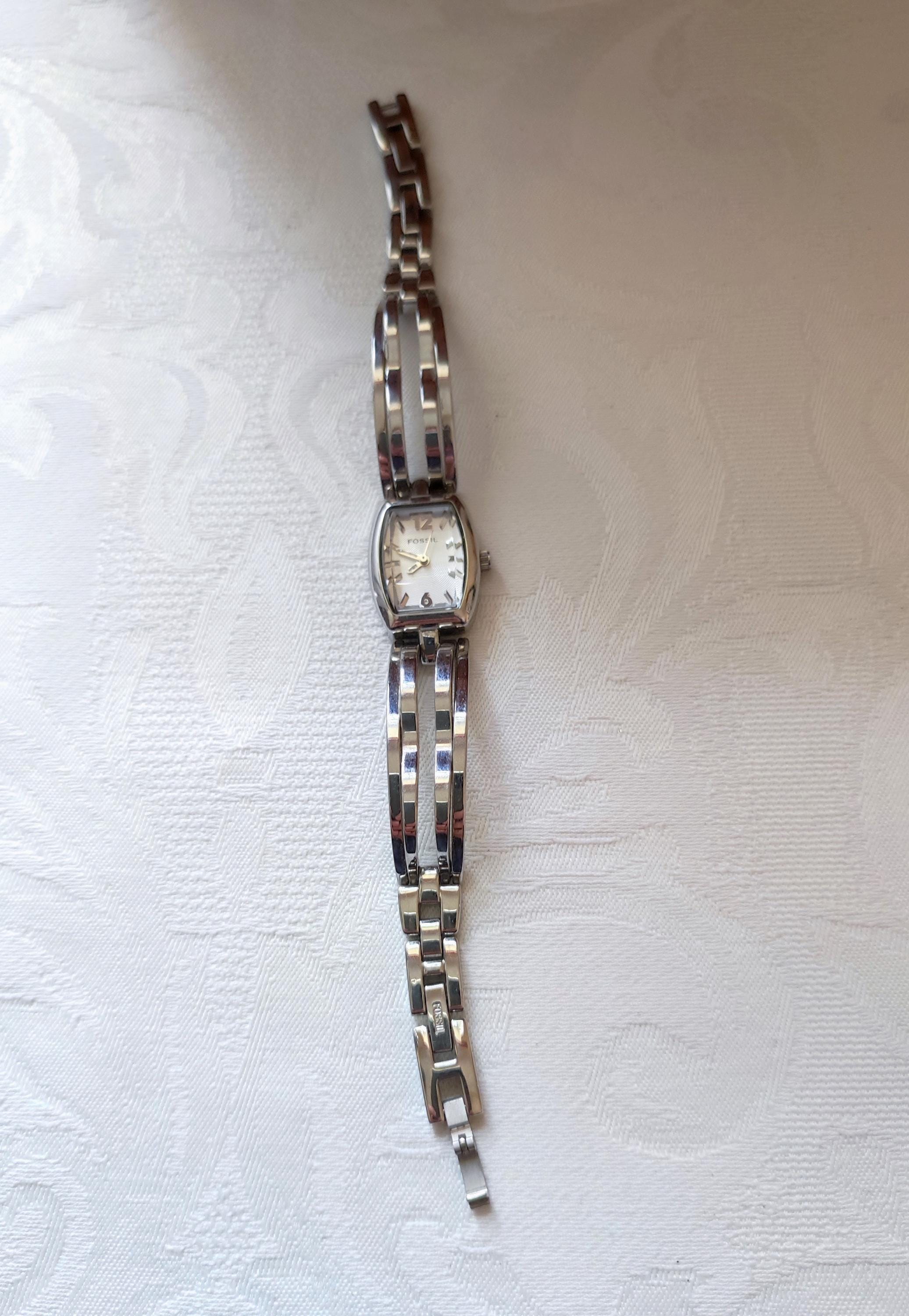 Fossil Stainless Steel Quartz Watch - Silver Tone - Sleek & Classic Fossil The Commuter Quartz Stainless Steel Casual Watch  main image 4