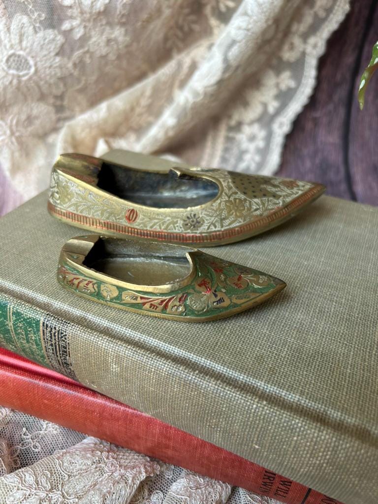 Vintage Etched Brass Shoe Ashtray Set - Boho Home Decor - Collectible Brass Ashtrays