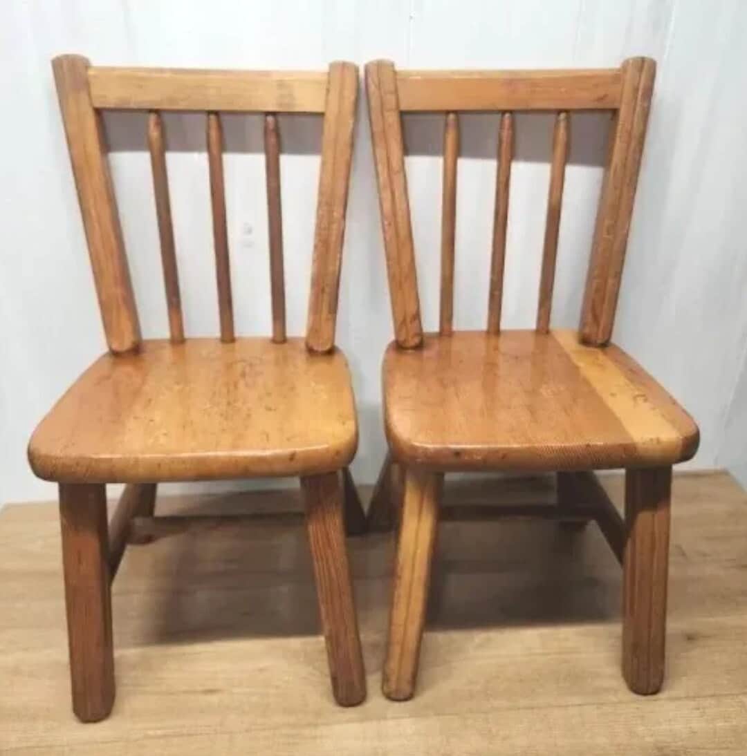 2 Vintage Solid Wood CHILDREN'S CHAIRS Child Kids Spindle Back Seats