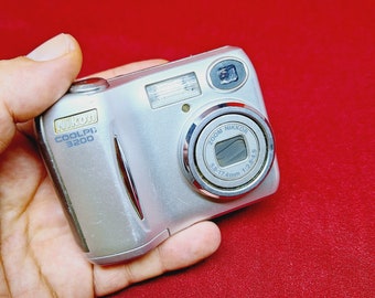 Nikon coolpix 3200 Vintage Camera