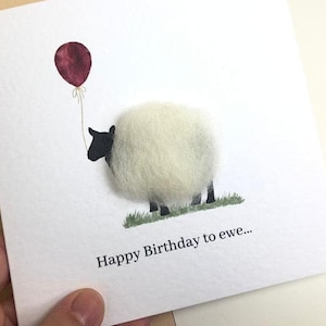 Cartão de aniversário de ovelha de feltro: cartão personalizado de ovelha fofa