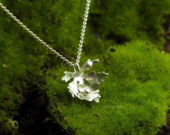 Fairy wild flower Wood Anemone necklace pendant "Fiskebäcks Ängar", handmade from sterling silver