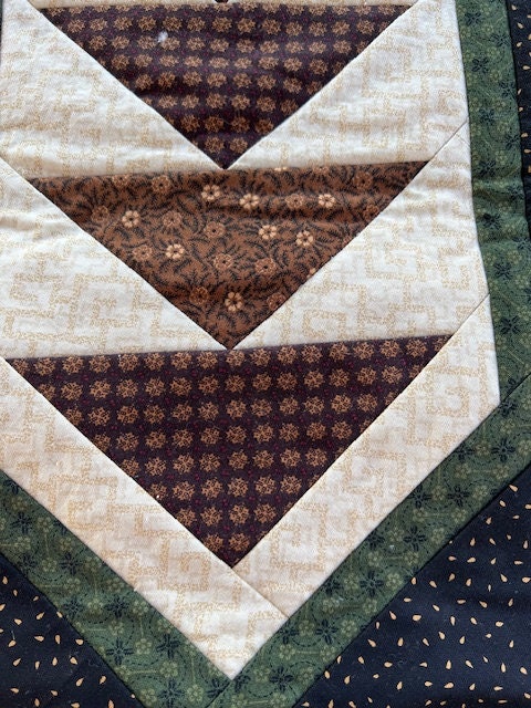 Green and Cream Table Runner: Elegant Handcrafted Decor - Etsy