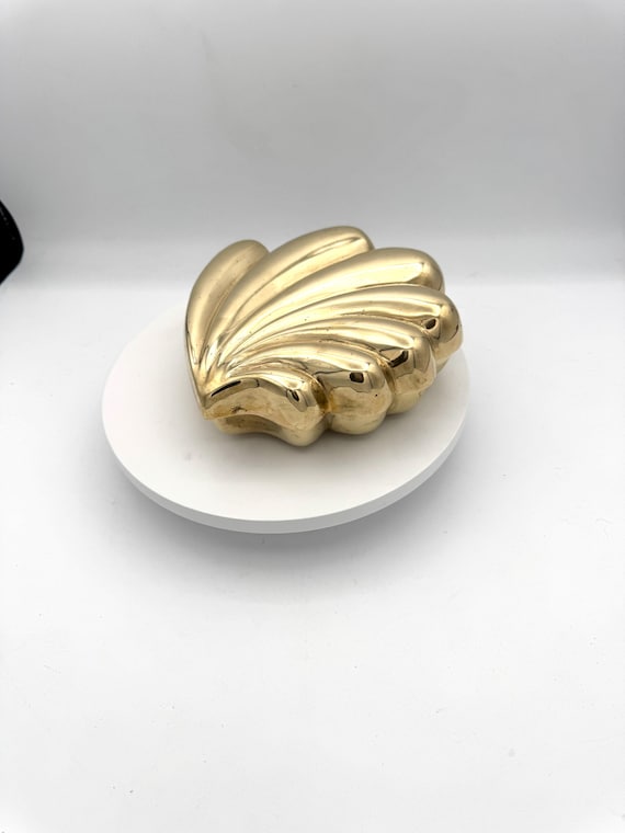 Vintage Brass Seashell Trinket Box Made in Korea … - image 1