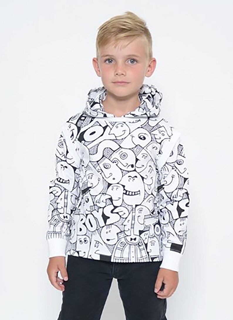 Boys black & white print long sleeve pullover hoodie with wacky face imagem 1