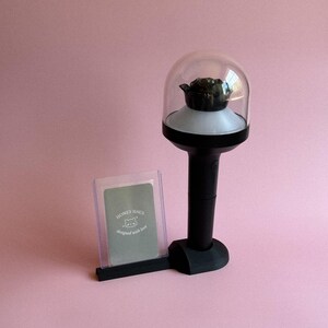 The Rose Lightstick Stand