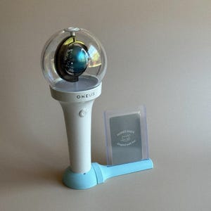 Oneus Dalbit Lightstick Stand