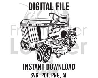 Op de afbeelding: Zwart-witte lijntekening van een John Deere 430 zitmaaier. De afbeelding bevat de tekst "DIGITAL FILE" en "INSTANT DOWNLOAD SVG, PDF, PNG, AI".