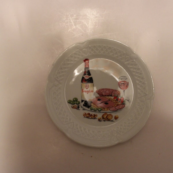 5.75" aperitif plate Berry Haute Porcelaine Creation L. Lourioux, featuring Beaujolais wine