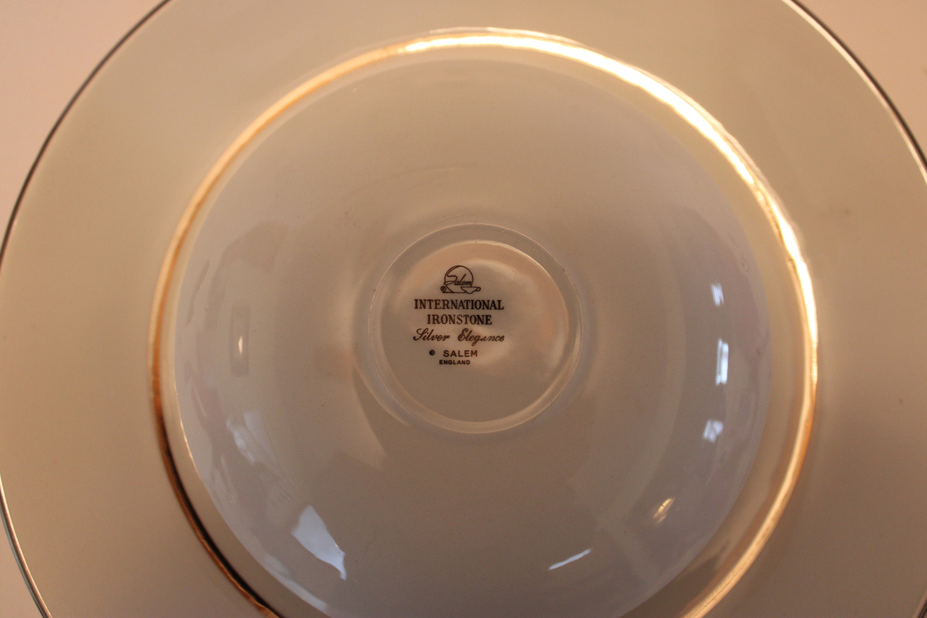 Beautiful Salem Dinnerware Boxed Set of Four Items Cup Saucer, Small