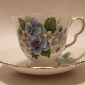 Royal Vale Bone China 6oz teacup & saucer, with pansies and forget-me-nots