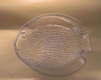 SET of SIX Arcoroc France Poisson (Fish) glass plates, 10" x 8.5"