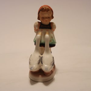 Figurine, American Children, Goose Girl, with two geese