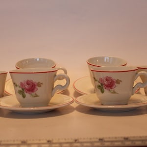 Edwin M Knowles Child&#39;s Tea Set for four -- 4x 6.25&quot; plates, 4x teacups & saucers, creamer and sugar bowl. Lovely condition.