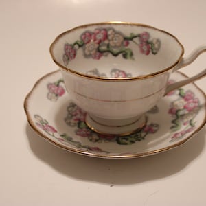 Royal Albert Bone China, England, teacup and saucer, &#39;May Blossom&#39;