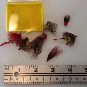 Fishing Lures, Carlisle #2/0 Mustad Hooks by Erwin Weller Co. (8 total in case)