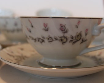 SINGLE Style House Fine China teacup and saucer, 'Picardy'