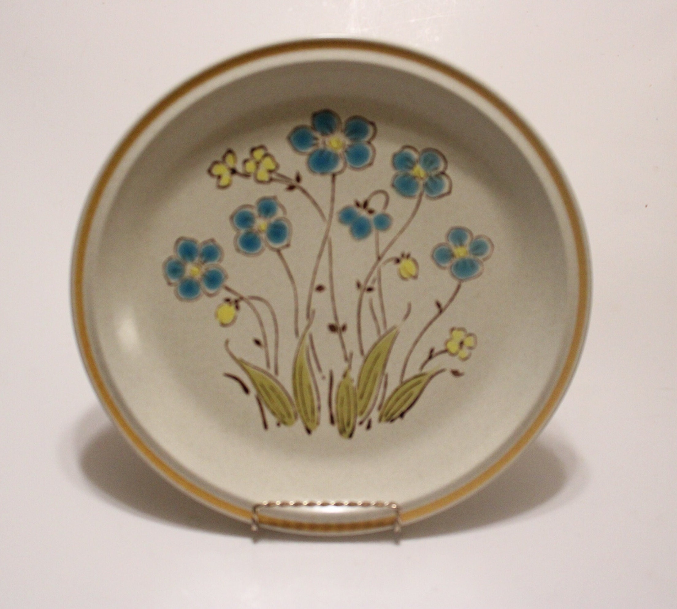 Hand Painted Hearthside Garden Festival Plates Sunshine Flowers