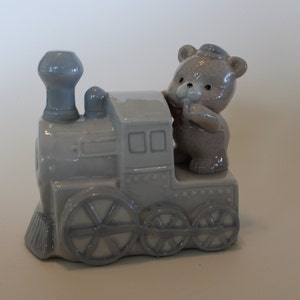 Artmark baby&#39;s vintage music box steam train
