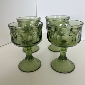 Set of 4/Woodland Green Champagne or Tall Sherbet glasses by FOSTORIA/Vintage Glassware/1970s drinkware/retro barware/retro kitchen/