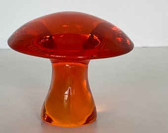 Vintage Viking Glass Small Mushroom Paperweight w/Gills Persimmon Orange-has chip please read/Art Glass/Collectible glass/1970s mushroom/VTG
