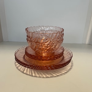 9 Piece set/VTG Rosaline Pink Glassware/Arcoroc France/saucers-berry bowls-salad plates/Vintage pink glassware/Colored glassware/Pink Swirl