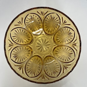 1960s Medallion Honey Gold 7.75&#39;&#39; bowl by Anchor Hocking/Amber Star and Cameo design/Vintage Serving Glass dish/Amber Cut Glass Bowl/VTG/MCM