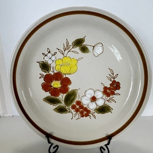 Set of 7/Vintage Mountain Wood Collection &quot;Trellis Blossom&quot; dinner plates/stoneware florals/vintage dinnerware/1970s kitchen/Made in Japan