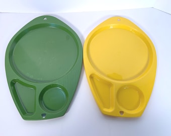 Set of 2 Vintage 1970s Picnic Camping trays/Retro Sectional Serving Trays/Kids Outdoor Dining/Heavy Plastic/Divided plate trays/BBQ dishes