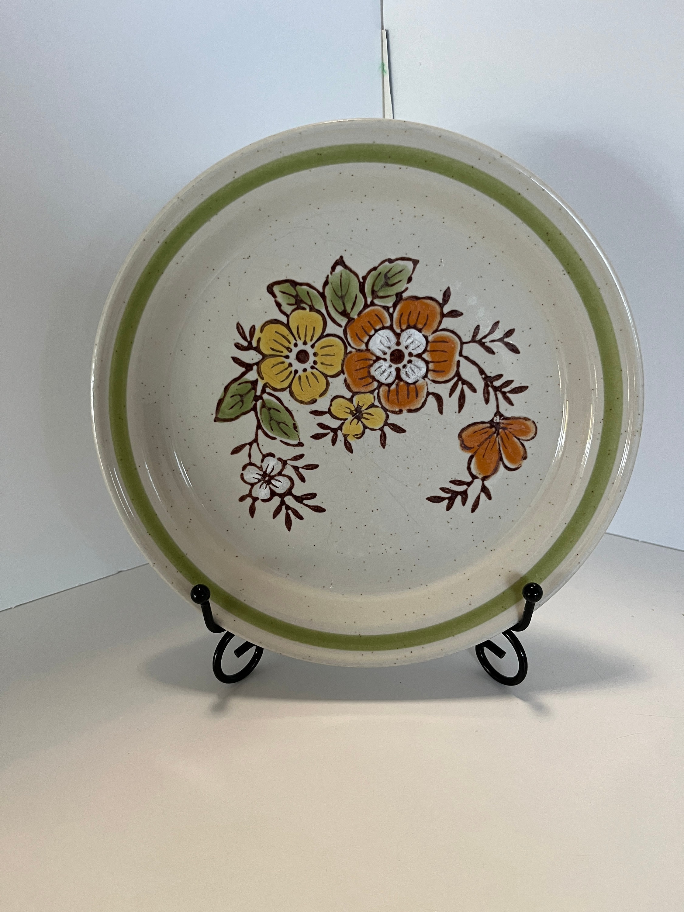 Set of 4/Vintage Country Casual Spring Garden Stoneware 7.5'' salad or dessert plates/1970s Kitchen/VTG dishware/Yellow Orange flowers/Japan