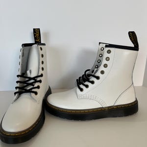 White Leather Doc Marten Boots Brand NEW/Zavala AirWair Bouncing Soles/white combat Moto boots/ black 8 lace/Women’s Size 6 or Men&#39;s Size 5