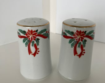 Vintage Poinsettia & Ribbon salt and pepper shakers by Fairfield Tienshan/Vintage Christmas/Christmas Kitchenware/Holly decor/retro holiday