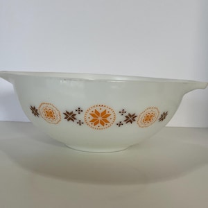 Vintage Pyrex Town &Country Cinderella 13&#39;&#39; 4QT mixing bowl (#444)/retro kitchen/1970s kitchen/MCM/Nesting Bowl/Glass bakeware/Cross Stitch