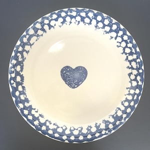 Set of 7 Vintage Folk Craft HEARTS dinner plates by Tienshan/Blue Sponge/white & blue country farm kitchen/cottagecore/retro dishes/PLS READ