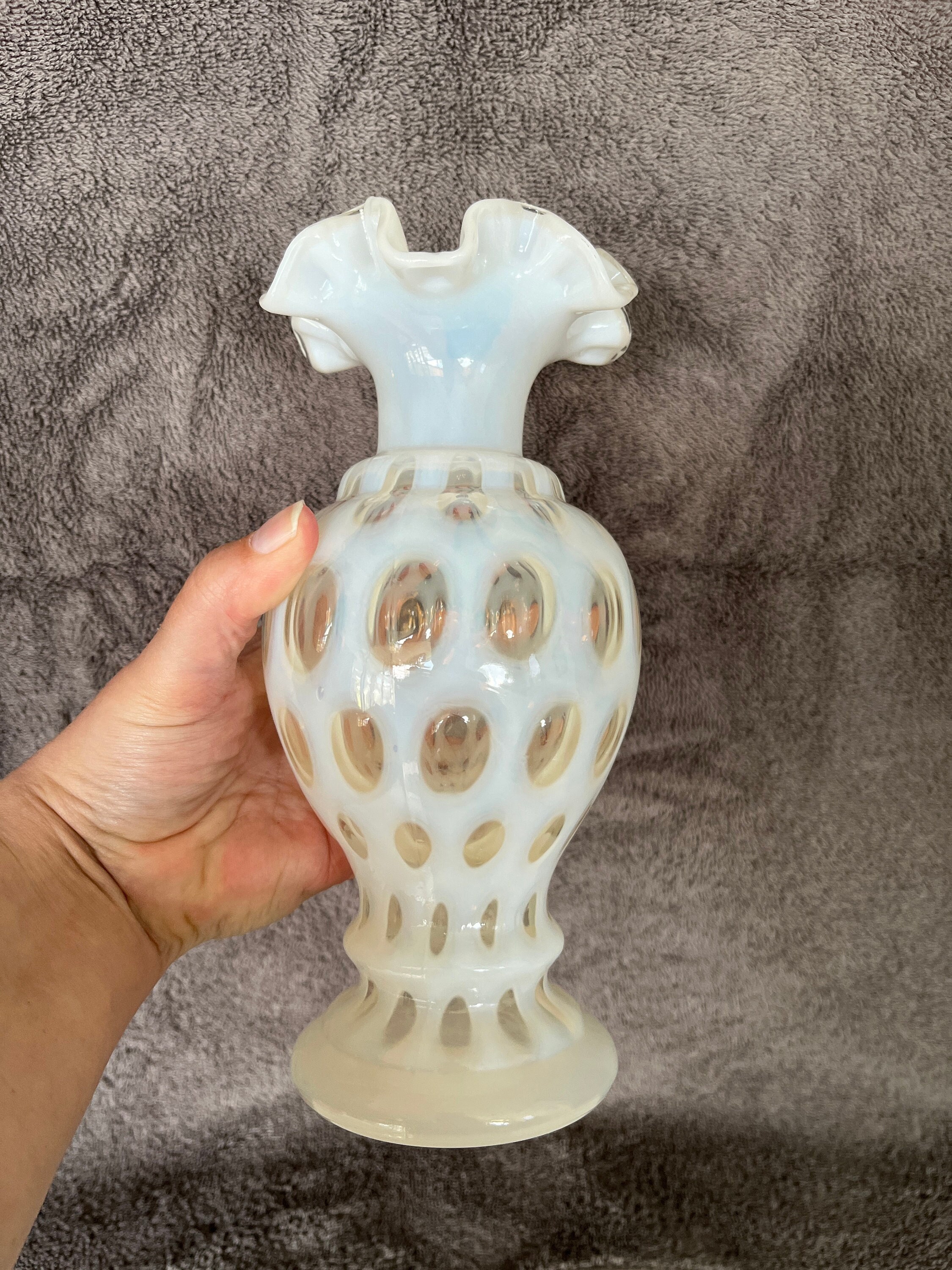 ビンテージ　フェントン　 コインドット Vintage FENTON COIN DOT Art Glass (aka Coin Spot): Beautiful