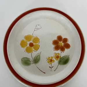 Vintage Norwell Stoneware Springtime Salad Plate/Made in Japan/1970s flowers/RARE/vintage kitchen/1970s kitchen/retro dishware/70s stoneware
